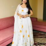 Pure White Hand-Painted Sunflower Organza Lehenga Set